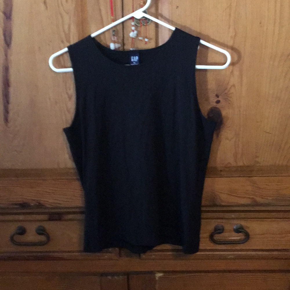 Gap short sleeve size M have been wore once